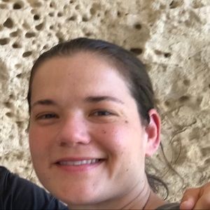 Meet your Posher, Abby